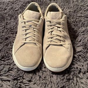 Mens casual sneaker